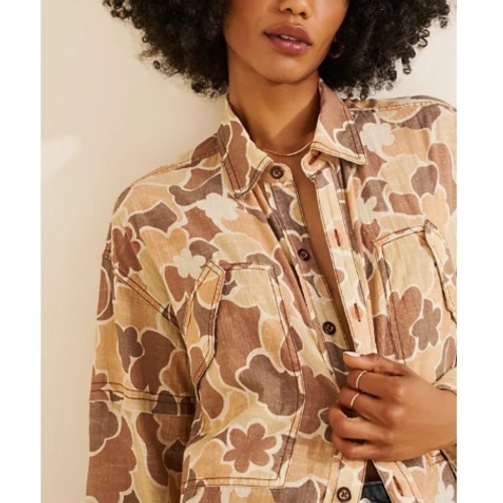 Free People Women's Desert Brush Combo Hidden Flower Camo Shirt Size XL NWT - Picture 5 of 12